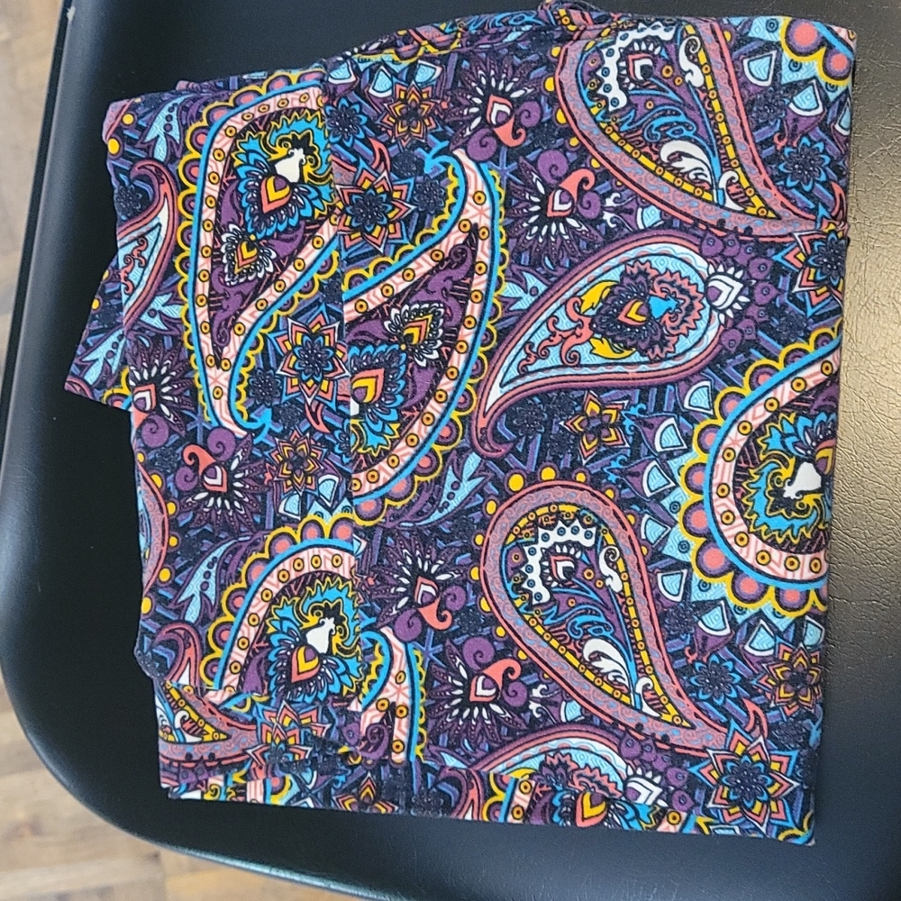 Lularoe Tall and Curvy Paisley leggings